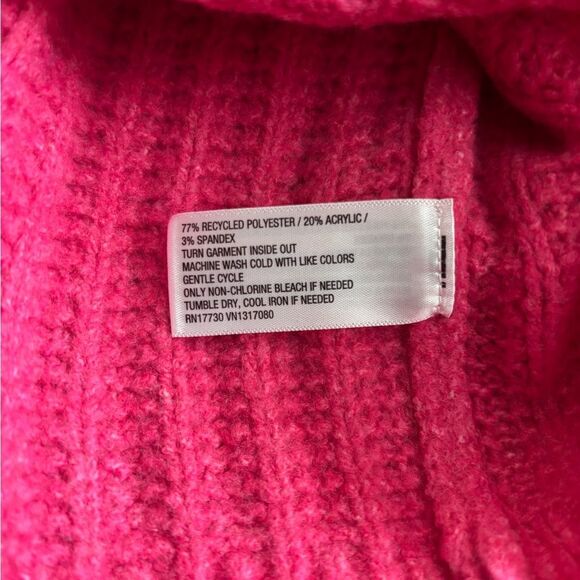 Universal thread woman’s Cozy Pink Ribbed Sweater - Picture 3 of 5